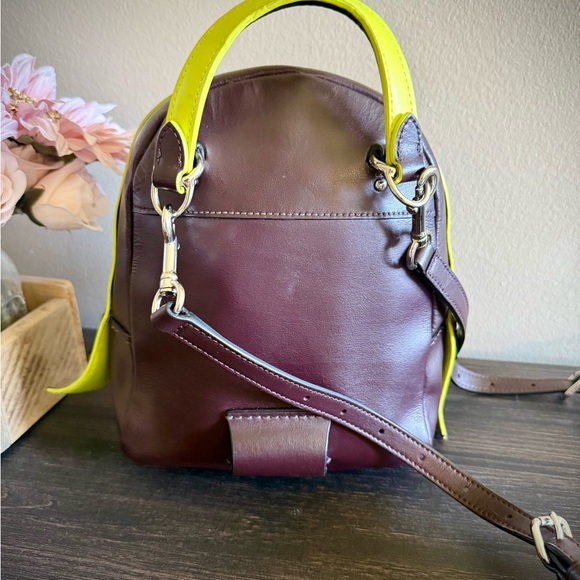 Coach Andi Backpack in Signature Canvas and Lime Green EUC - Picture 4 of 10